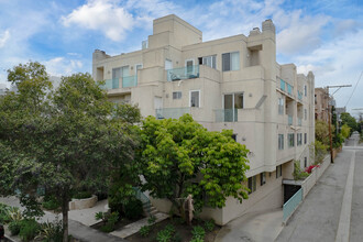 415 S Willaman Dr in Los Angeles, CA - Building Photo - Building Photo