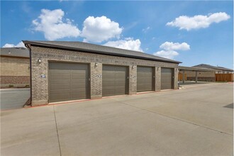 1003 N Elm St in Denton, TX - Building Photo - Building Photo