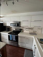 1101 Grove Blvd, Unit 502 in Austin, TX - Building Photo - Building Photo