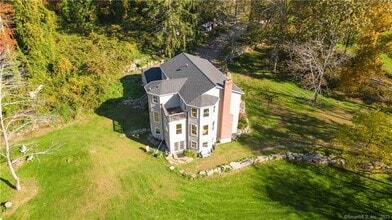 82 Fowler Rd in North Stonington, CT - Building Photo - Building Photo