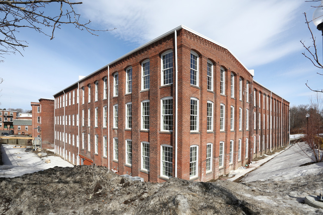 Cottage Square in Easthampton, MA - Building Photo