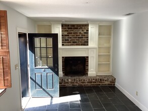 308 E Gaston St-Unit -8ae9ccd1-b278-11ef-b1b4-064024c5b8e5 in Savannah, GA - Building Photo - Building Photo
