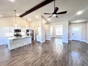 557 Rossi St in Springdale, AR - Foto de edificio - Building Photo