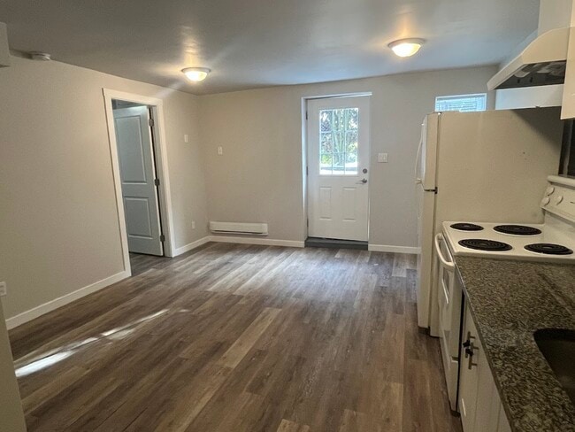 1501 Stayte Rd in White Rock, BC - Building Photo - Building Photo