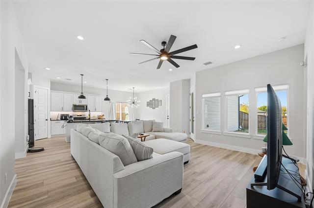 7733 Indian Ridge Trail in Dallas, TX - Building Photo - Building Photo