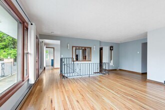 6409 SE Belmont St in Portland, OR - Building Photo - Building Photo