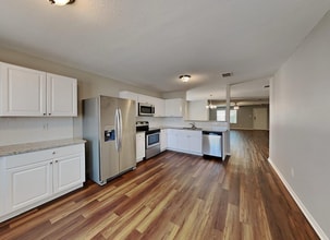 8445 New Castleton Ln in Fort Worth, TX - Building Photo - Building Photo