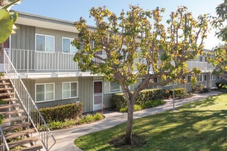Leeward Apartments in Costa Mesa, CA - Building Photo - Building Photo