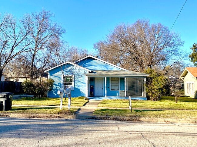 428 W Wardville St, Unit wardville small side east