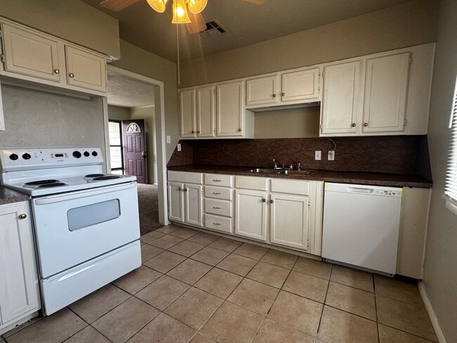 2330 NW 35th St in Lawton, OK - Building Photo - Building Photo