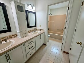 828 Cedar Ct in Verona, WI - Building Photo - Building Photo