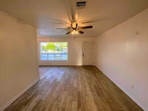 242 S Olive in Mesa, AZ - Building Photo - Building Photo