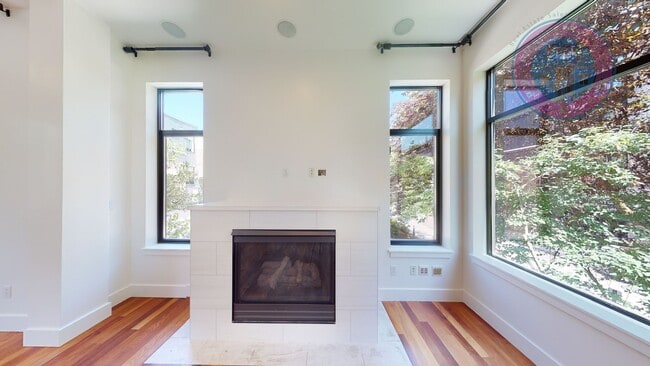 2046 NW 16th Ave in Portland, OR - Building Photo - Building Photo