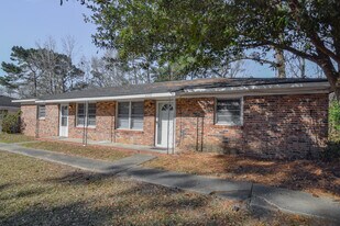 6957 S Kenwood Dr in Charleston, SC - Building Photo