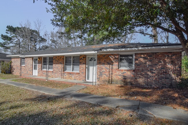 property at 6957 S Kenwood Dr