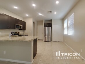 12587 W Gentle Rain Rd in Peoria, AZ - Building Photo - Building Photo