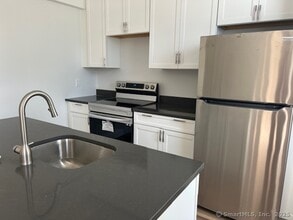 23 Gold St in Stonington, CT - Building Photo - Building Photo