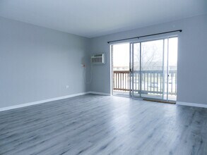7410 Brookdale Dr in Darien, IL - Building Photo - Building Photo