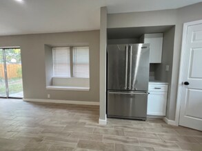 15614 Wildwood Lake Dr in Houston, TX - Building Photo - Building Photo
