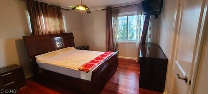 5 Tower Rd in Livingston, NJ - Building Photo - Building Photo