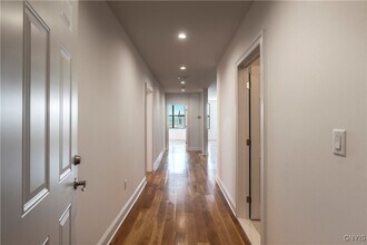 221 Elizabeth St in Utica, NY - Building Photo - Building Photo