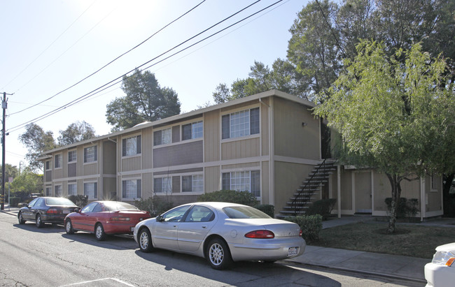 3285 Delaware St in Oakland, CA - Building Photo - Building Photo