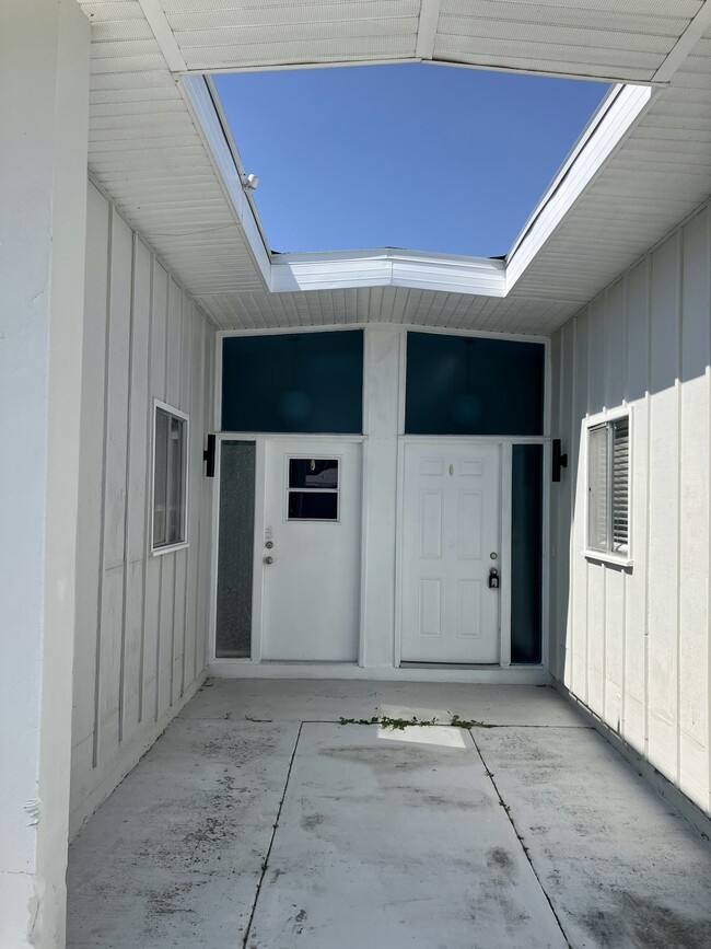 5720 Gallatin Ln in North Port, FL - Building Photo - Building Photo