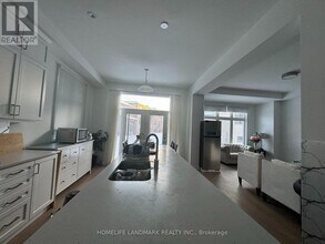 3036 William Cutmore Blvd in Oakville, ON - Building Photo - Building Photo