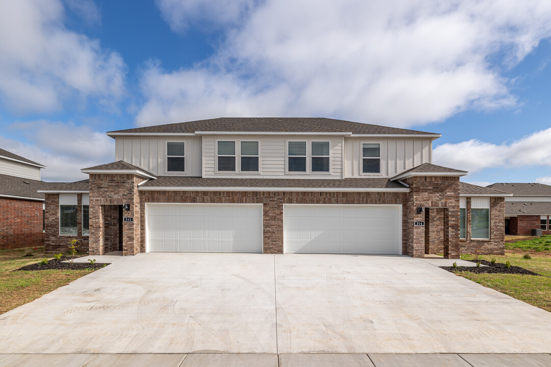Flyway Meadows in Lowell, AR - Building Photo