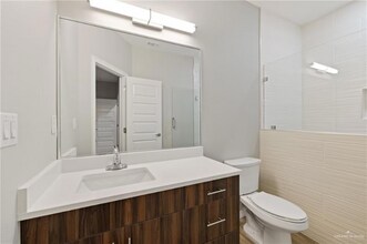 4204 La Vista Ave-Unit -Unit 5 in McAllen, TX - Building Photo - Building Photo