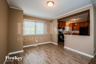 5707 Hidden Cove Ln in Florissant, MO - Foto de edificio - Building Photo