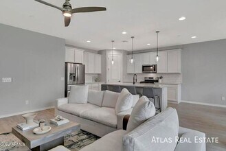 13196 W Redstone Dr in Peoria, AZ - Foto de edificio - Building Photo