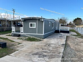 19260 Hinton St in Hesperia, CA - Building Photo - Building Photo