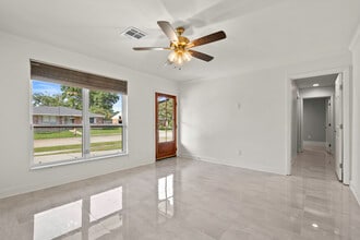 6304 Asher St in Metairie, LA - Foto de edificio - Building Photo