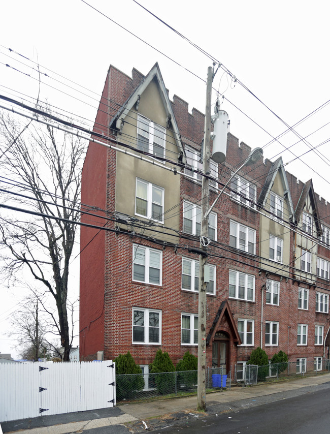 Maple Arms Apartments in Mount Vernon, NY - Foto de edificio - Building Photo