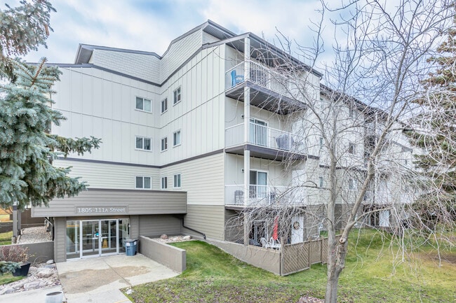 Heatheridge Estates Apartments A & C in Edmonton, AB - Building Photo - Building Photo