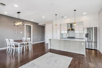 4101 Laclede Ave, Unit 411 in St. Louis, MO - Building Photo - Building Photo