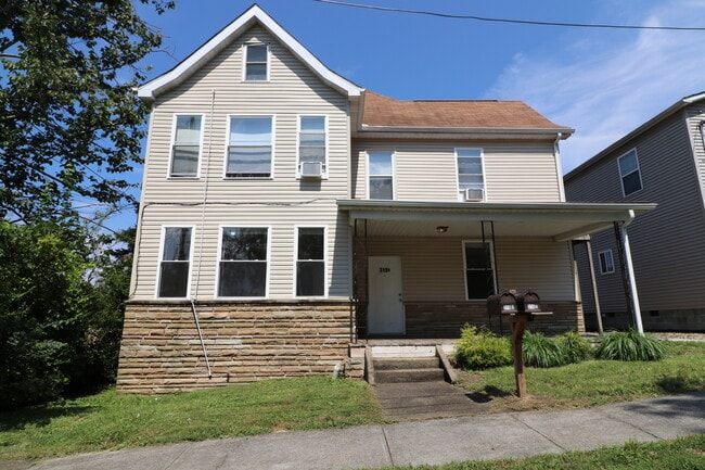 318 Raymond St in Morgantown, WV - Building Photo - Building Photo