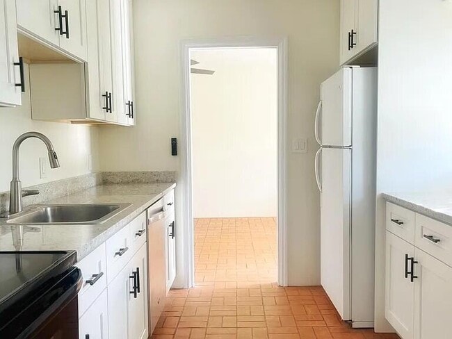 2800 Middle River Dr in Fort Lauderdale, FL - Building Photo - Building Photo