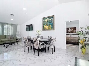 9308 President Cir in Port Charlotte, FL - Building Photo - Building Photo