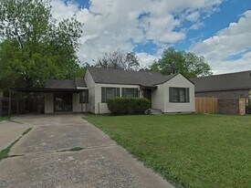 1307 NW Maple Ave in Lawton, OK - Building Photo