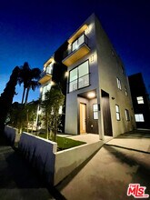 13843 Burbank Blvd in Los Angeles, CA - Foto de edificio - Building Photo