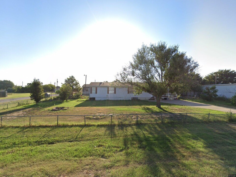 9201 Barton in Wolfforth, TX - Building Photo