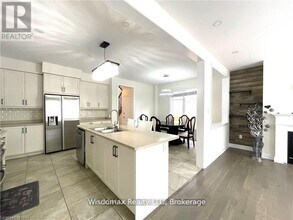 7729 Hackberry Trl in Niagara Falls, ON - Building Photo - Building Photo