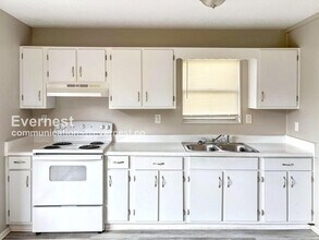1560 Meadow Ln in Birmingham, AL - Building Photo - Building Photo
