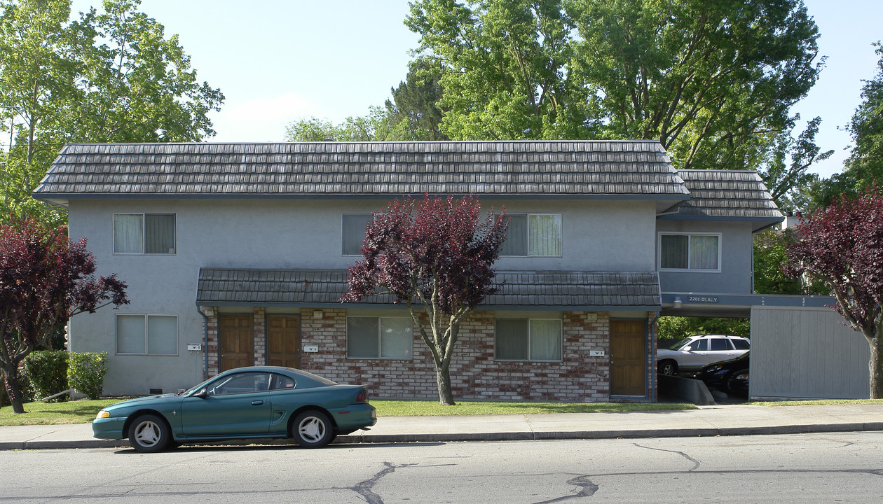 2201 Geary Rd in Pleasant Hill, CA - Building Photo