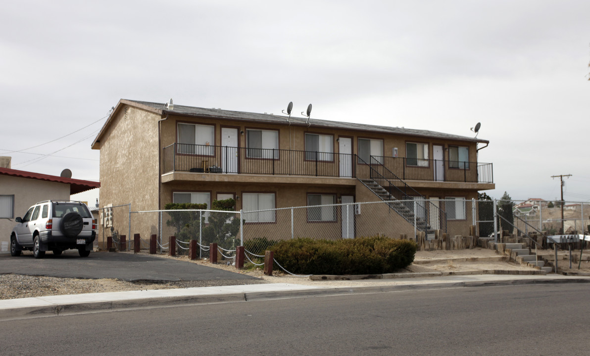 240 E Grace St in Barstow, CA - Building Photo