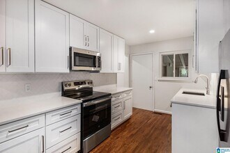 545 Edgecrest Cir in Birmingham, AL - Building Photo - Building Photo