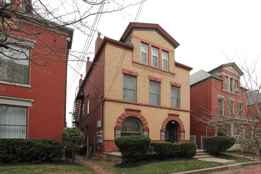 112 W Burnett Ave in Louisville, KY - Building Photo