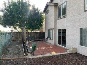 2417 Eastridge Loop in Chula Vista, CA - Building Photo - Building Photo